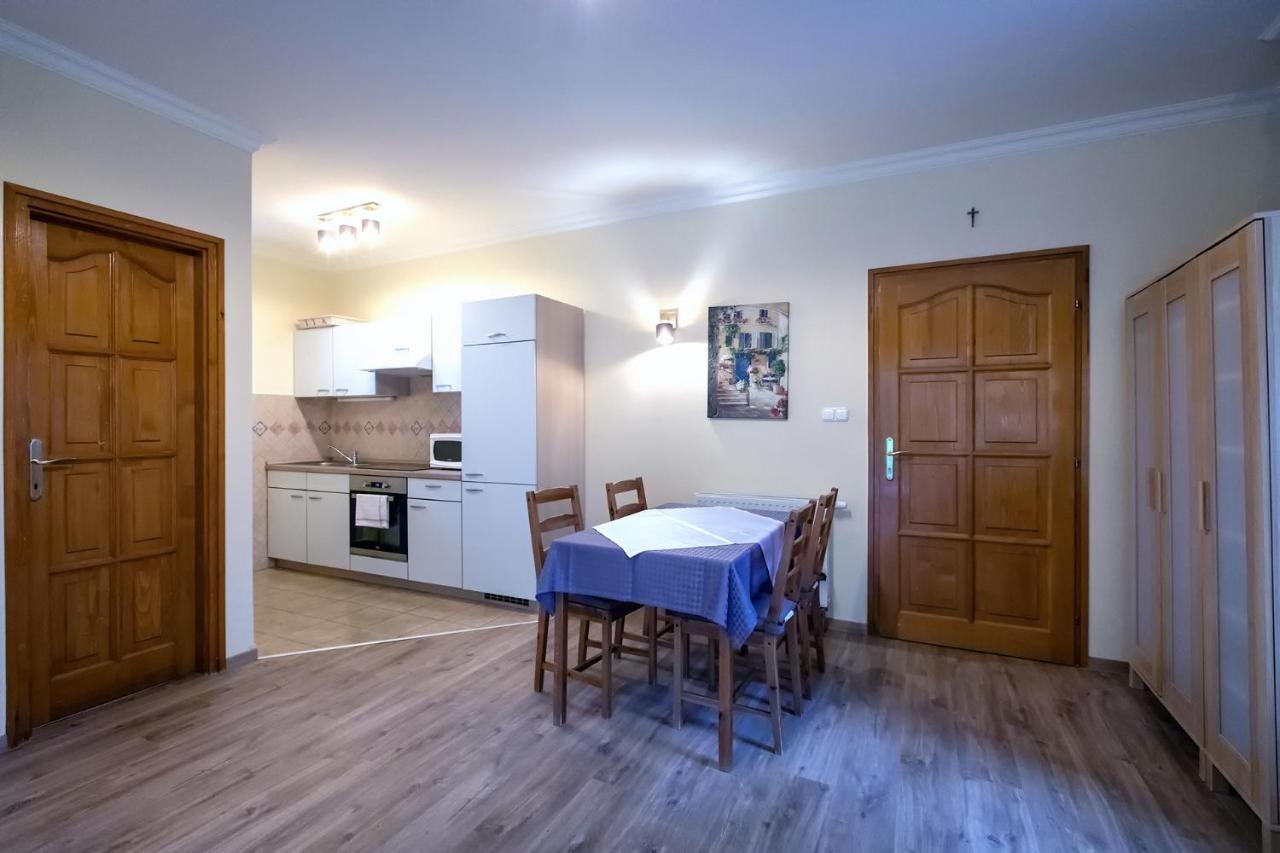 Ozkut Apartmanhaz Ólmod エクステリア 写真
