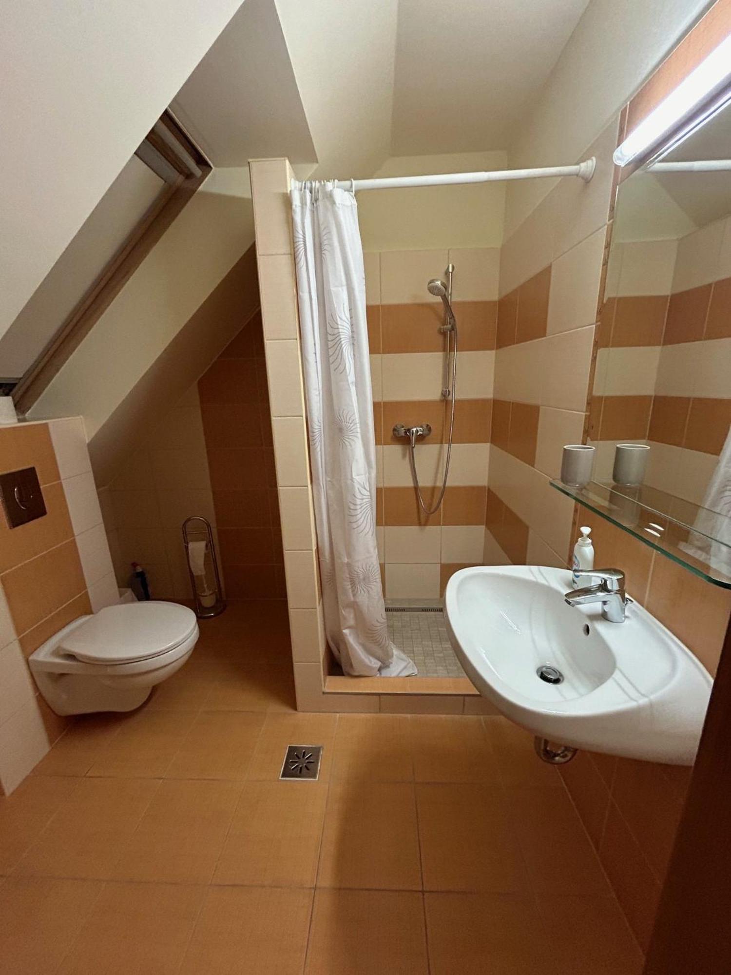 Ozkut Apartmanhaz Ólmod エクステリア 写真